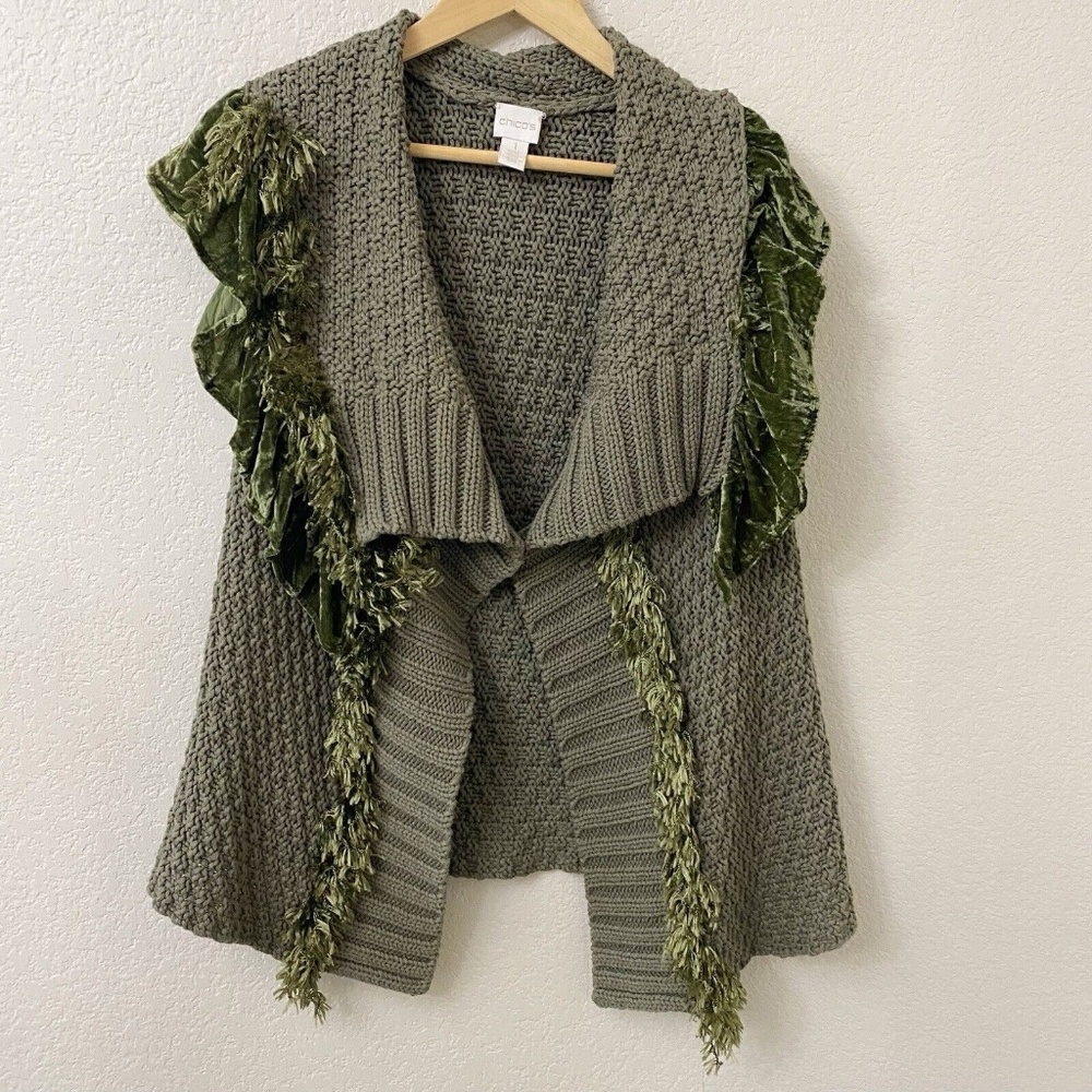 Chicos Size 1 or Medium Green Velvet Ruffle Sleeveless Sweater Cardigan
